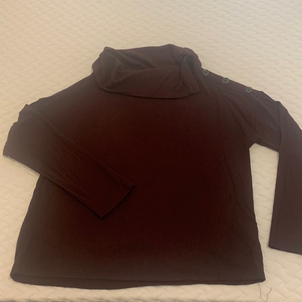 24/7 Maurice’s burgundy cowl with button accent on shoulder and collar. Size M.